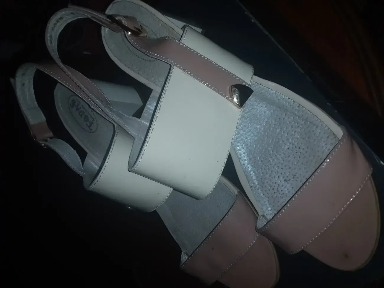 Босоножки бело/розовые р.40 2