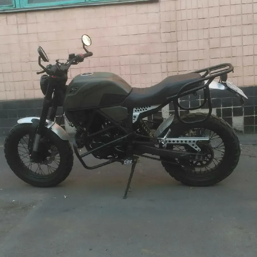 Багажная система  для установки кофр сумок на Geon Scrambler 250 9