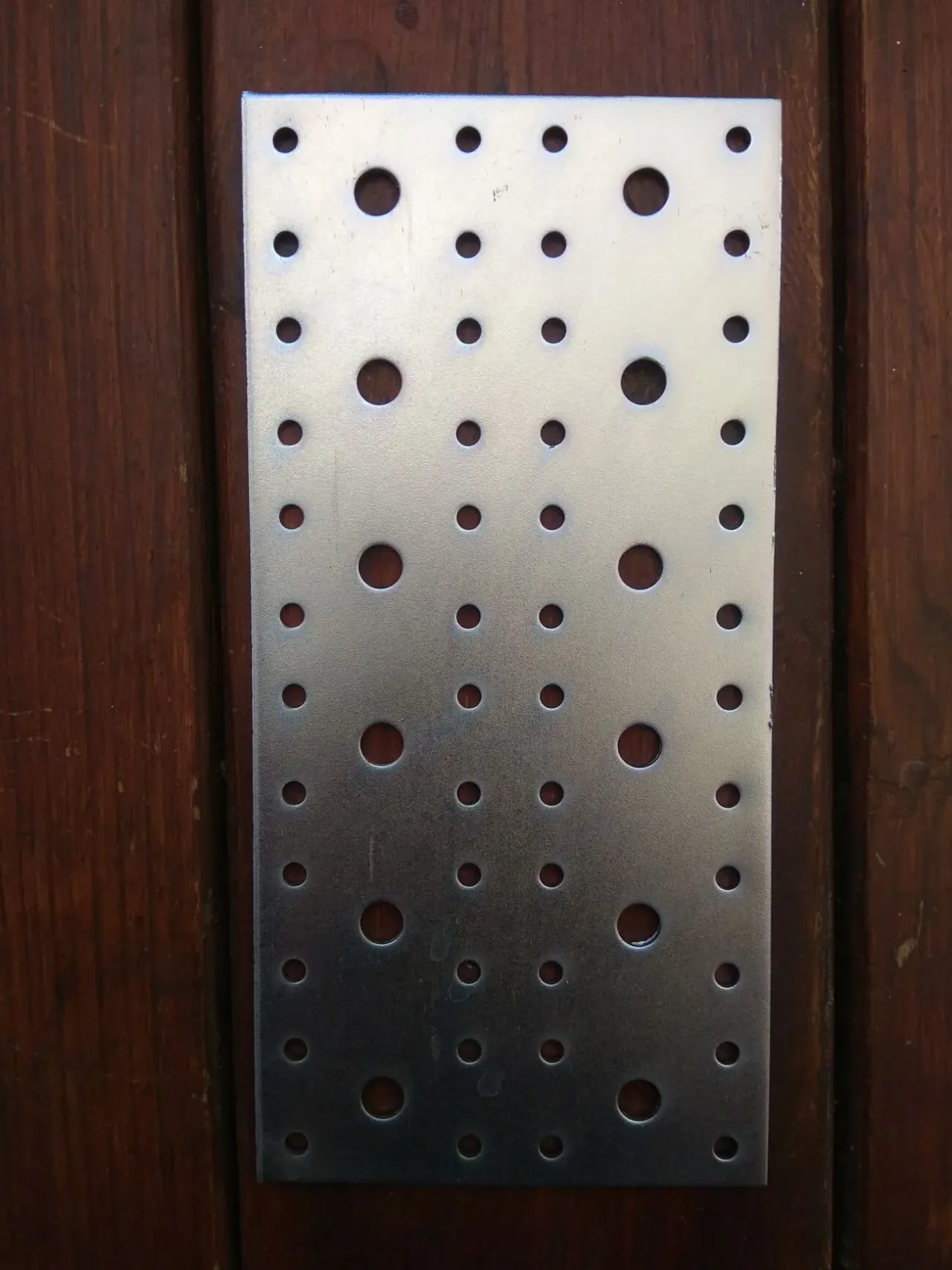 Пластина кріпильна  металева монтажна 100х210х2