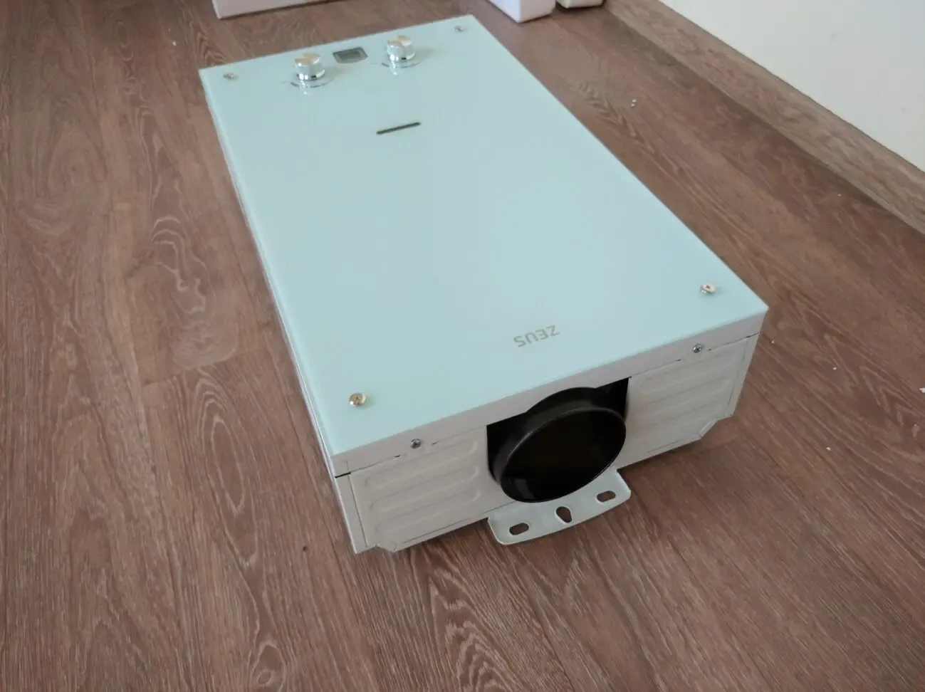 колонка газовая ZEUS ВПГ-10АЕ, 20 кВт, 10 л/мин, новая 4