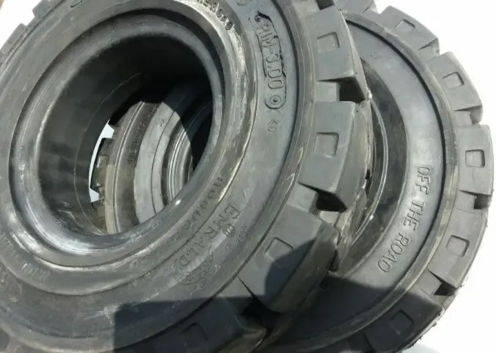 шина цельнолитая суперэласт к вилочным погрузчикам 5.00×8 4
