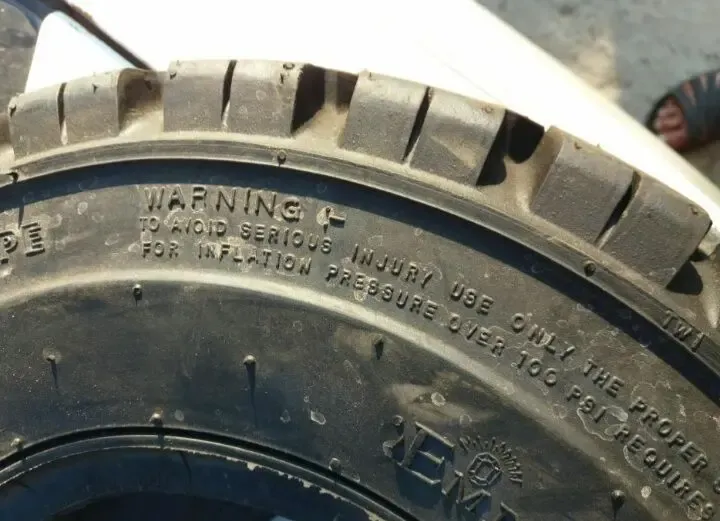 шина пневматическая  к вилочным погрузчикам 5.00×8 3