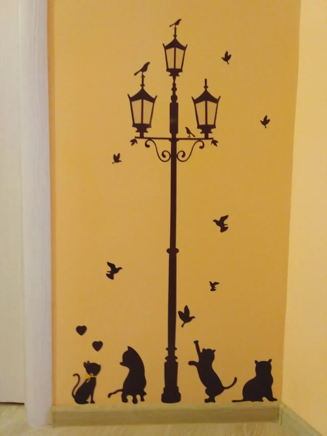 Наклейка на стену фонарный столб и котики ,холодильник, шкаф, тумбочки 2