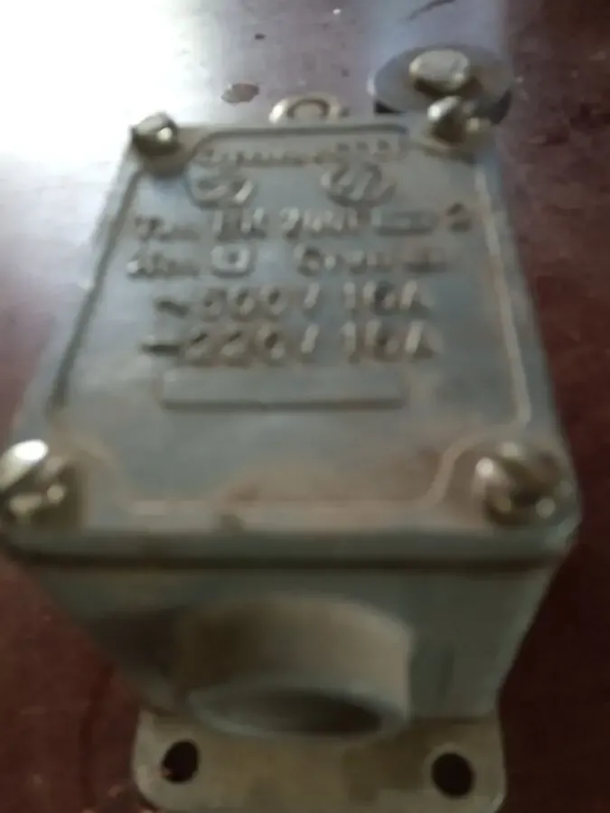 Выключатели концевые ВК-200 покупаем 3