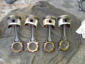 Поршень, шатун Мазда 323, 1.3 бензин, 8V, двиг. В3, оригинал