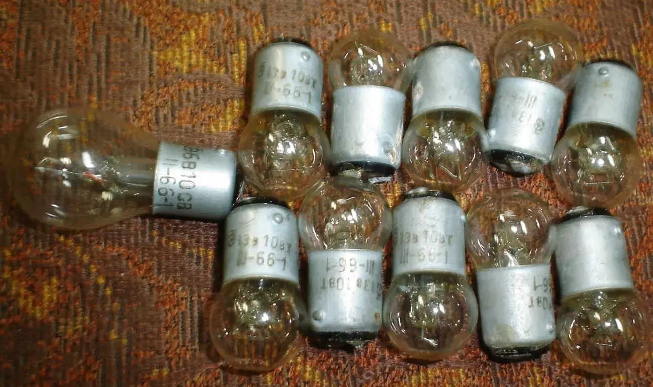 Лампочки разных типов и напряжений. 5