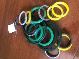 Манжета, чистильщик, грязесъёмник из полиуретана и резины