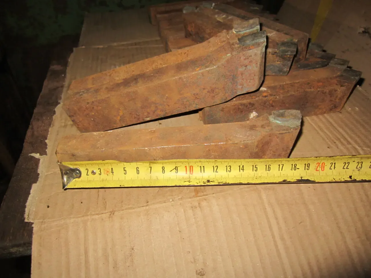 Резец токарного станка 6