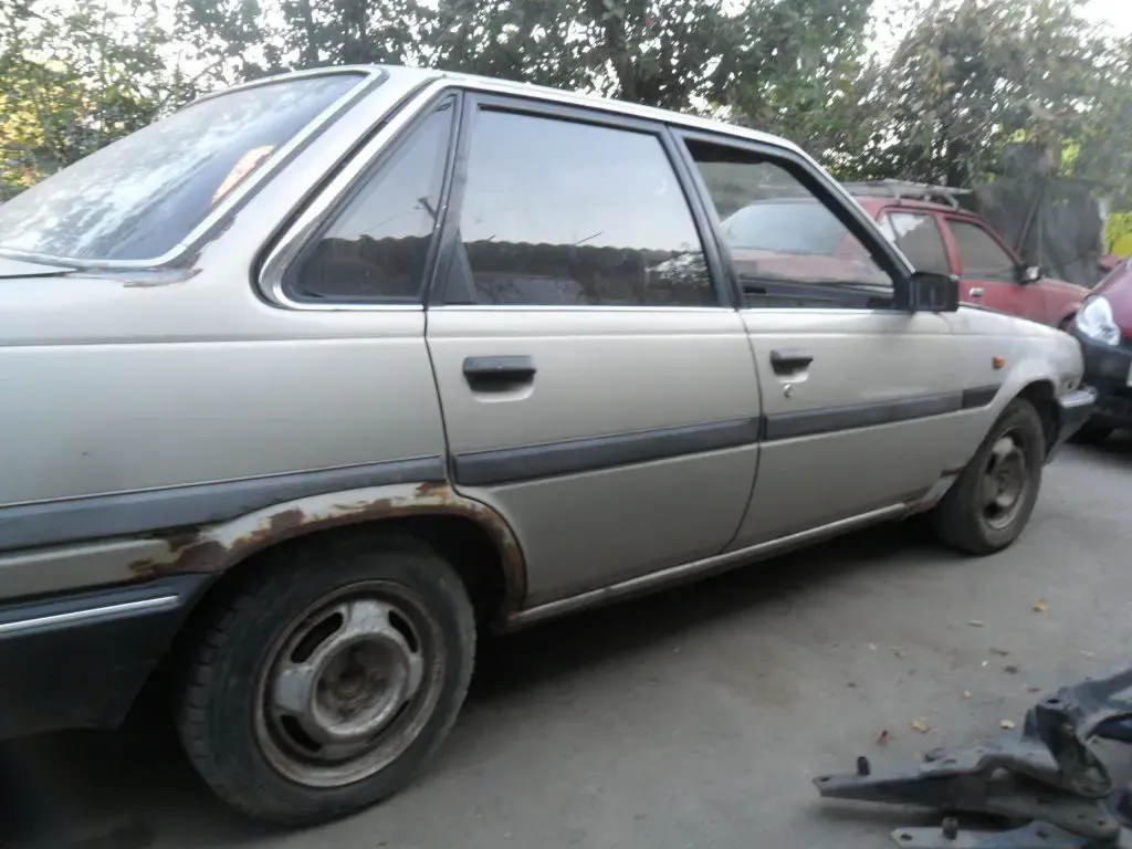 Тойота Карина 2, 86 года, по запчастям. 3