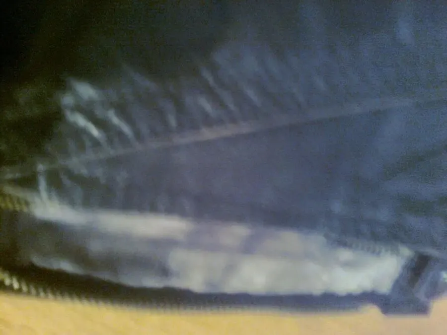 Стильная кожаная юбка, сзади -  молния, шлица, два кармана. 5