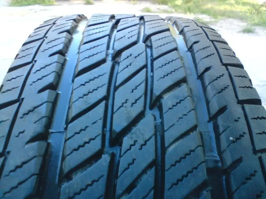 продам шины 235Х60 R18 ,TOYO ,2 шт,зима