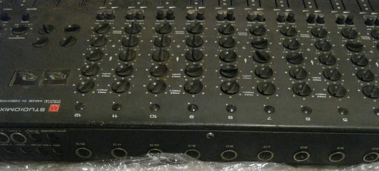 Продам микшерский пульт Tesla Studiomix 2-1 в рабочем состоянии. 5