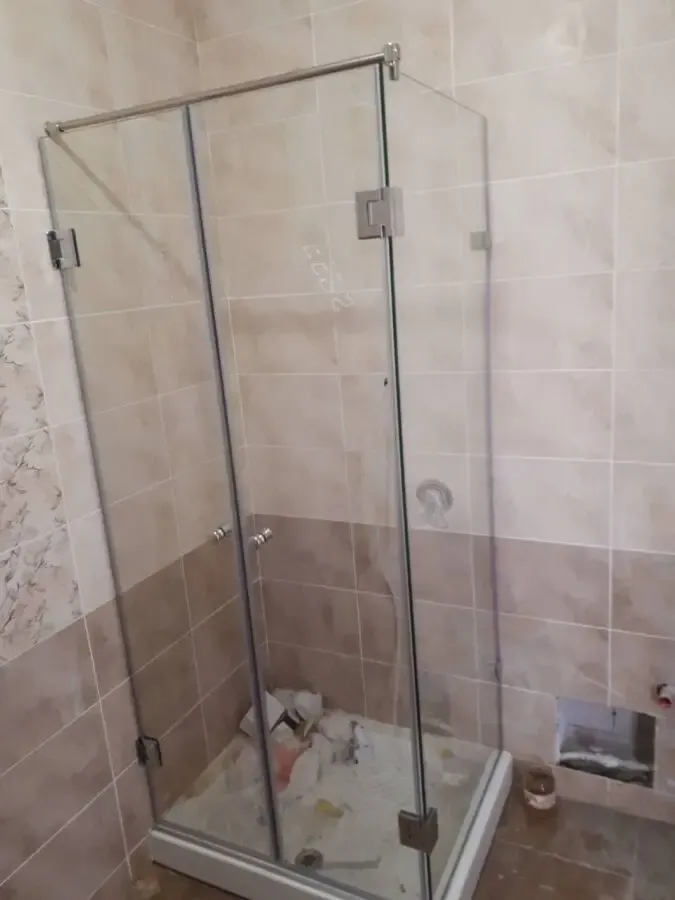 Угловые и пристенные душевые кабины недорого по нестандартным размерам 3