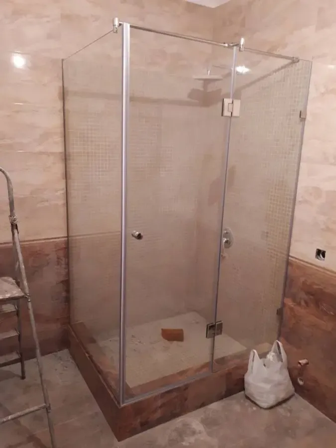 Угловые и пристенные душевые кабины недорого по нестандартным размерам 4