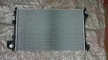 Опель Вектра С. 2008. 2.2 - Радиатор охлаждения двигателя