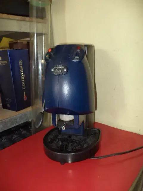 Кофеварка для дома Таблеточный кофе б у в рабочем состоянии 3