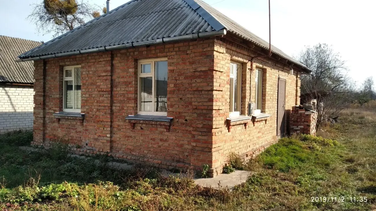 с. Хоцьки в центре, уч. 16 сот., дом, вода, свет, канализация. торг 2