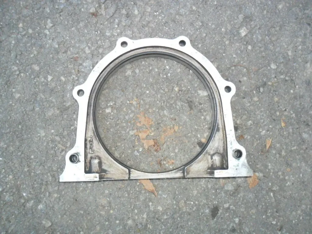 F802-11-310, Крышка коленвала задняя, Мазда 626 GC, FE, оригинал 2