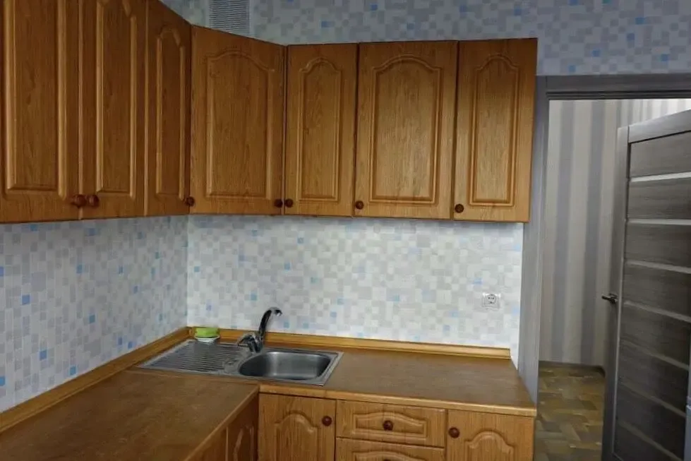 Продам 2 комн. кв. р-н ЮЗР, по ул. Ярославская 3