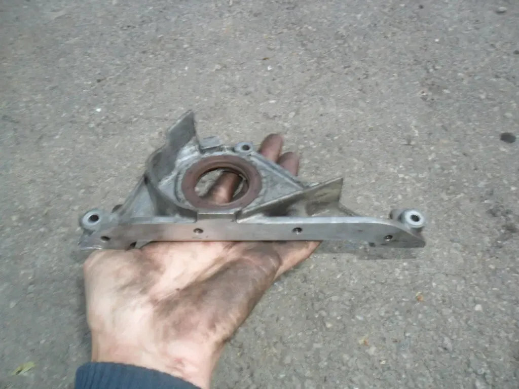 Fiat 7580131, Передняя крышка коленвала Фиат 1.4 - 1.6, 8v, оригинал 4