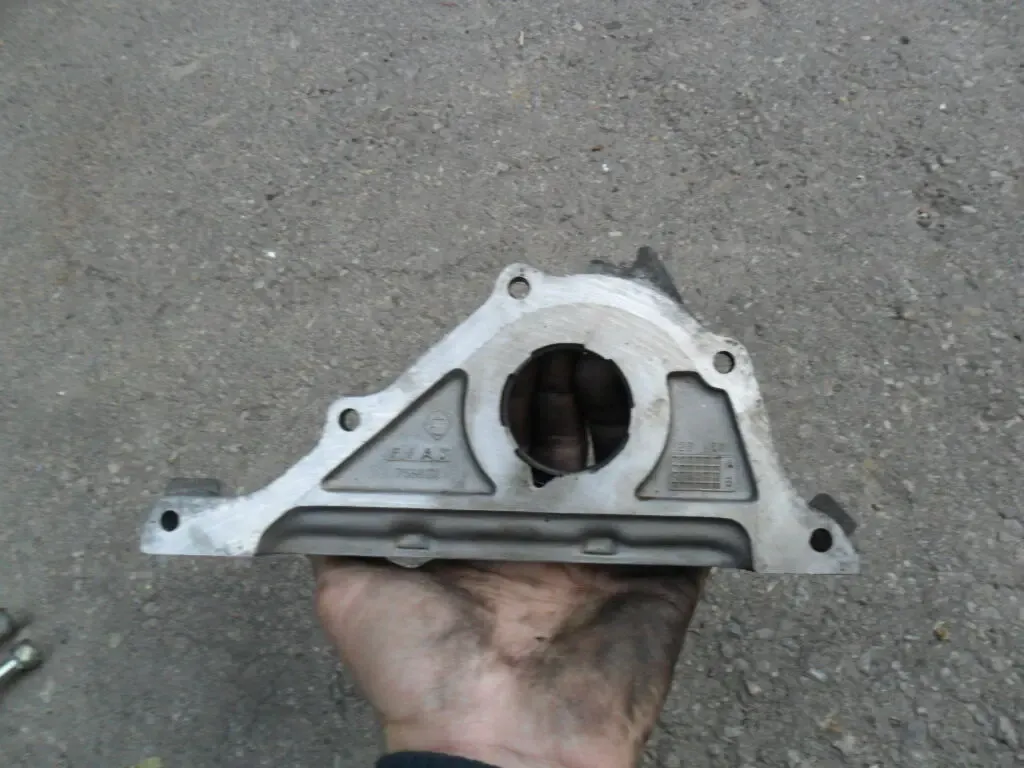Fiat 7580131, Передняя крышка коленвала Фиат 1.4 - 1.6, 8v, оригинал 2