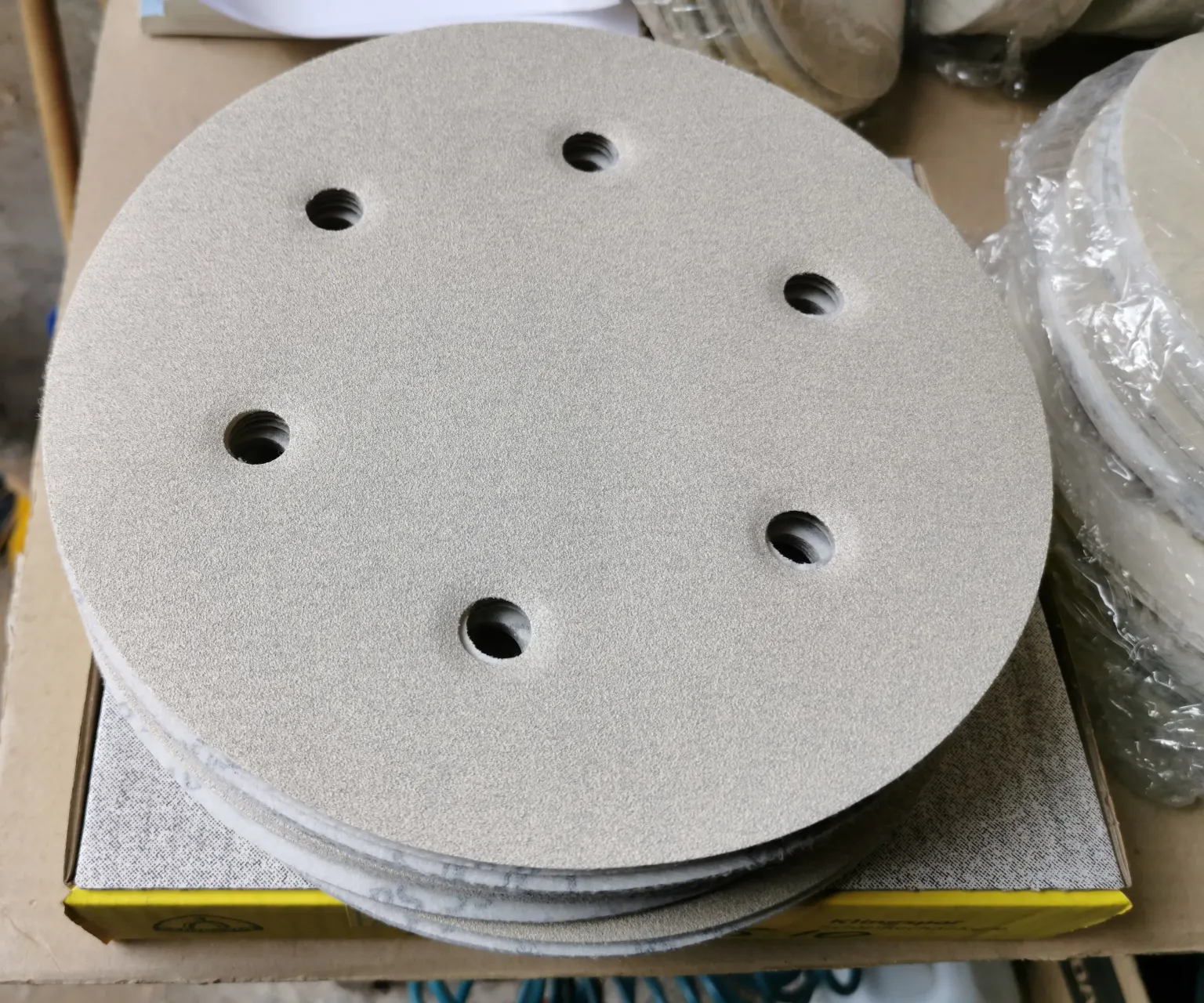 Шлифовальный круг диаметром 225 мм. на 6 отверстий, 8 и 10 для жирафа 6