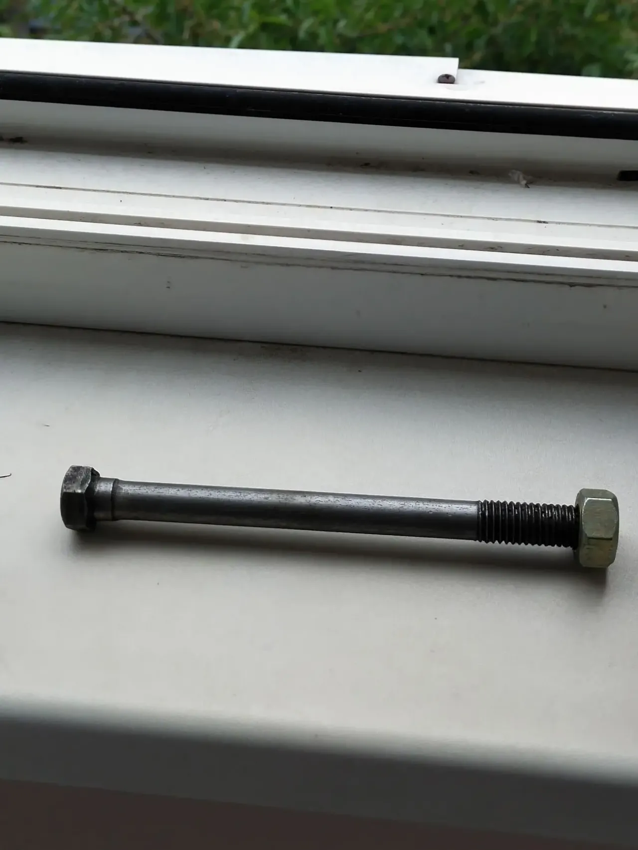 Болт диаметром 10мм с чёрного металла 2