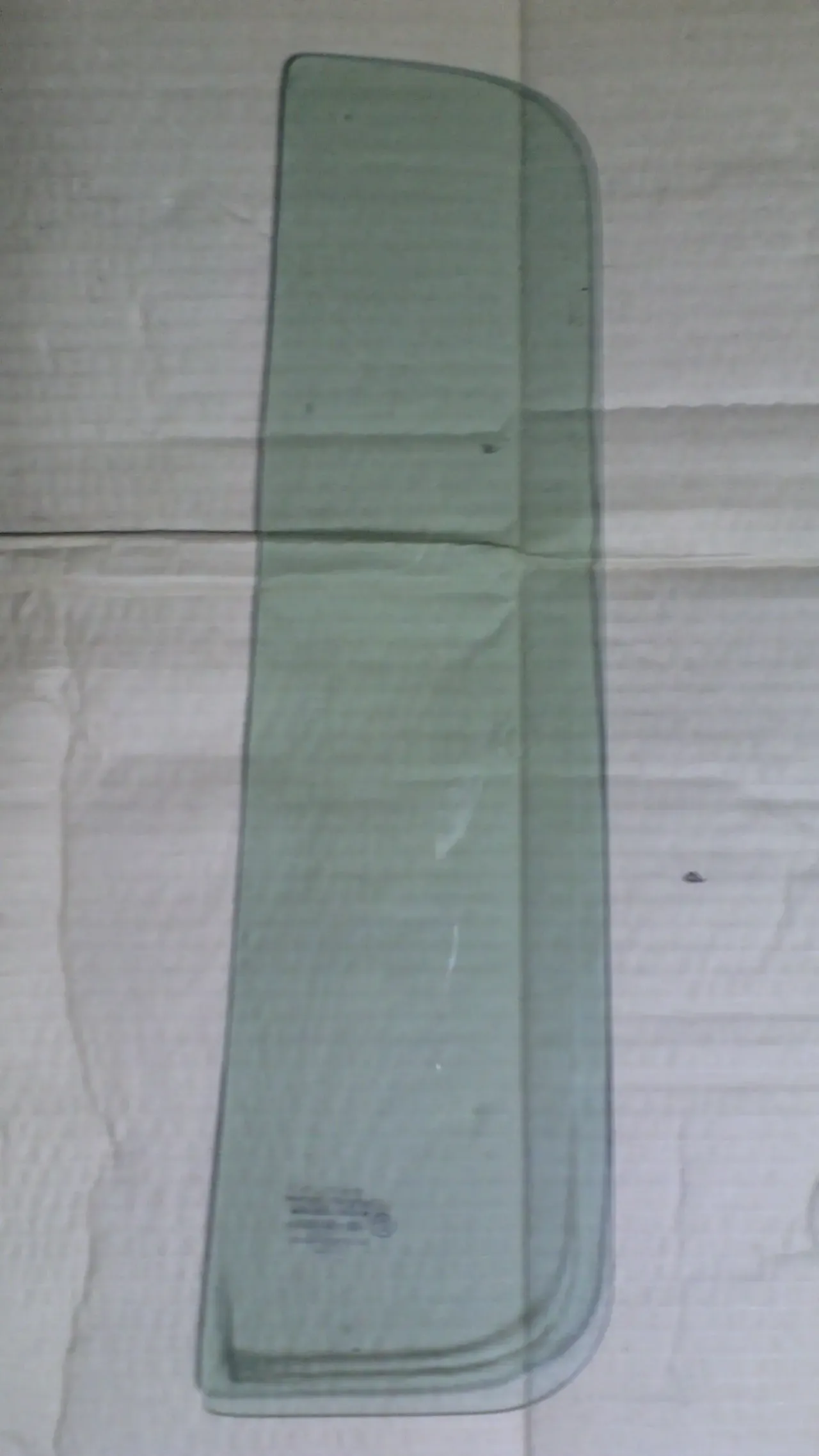 Стекло задней правой двери 6157082 Форд Сиерра -93г.в. универсал 4