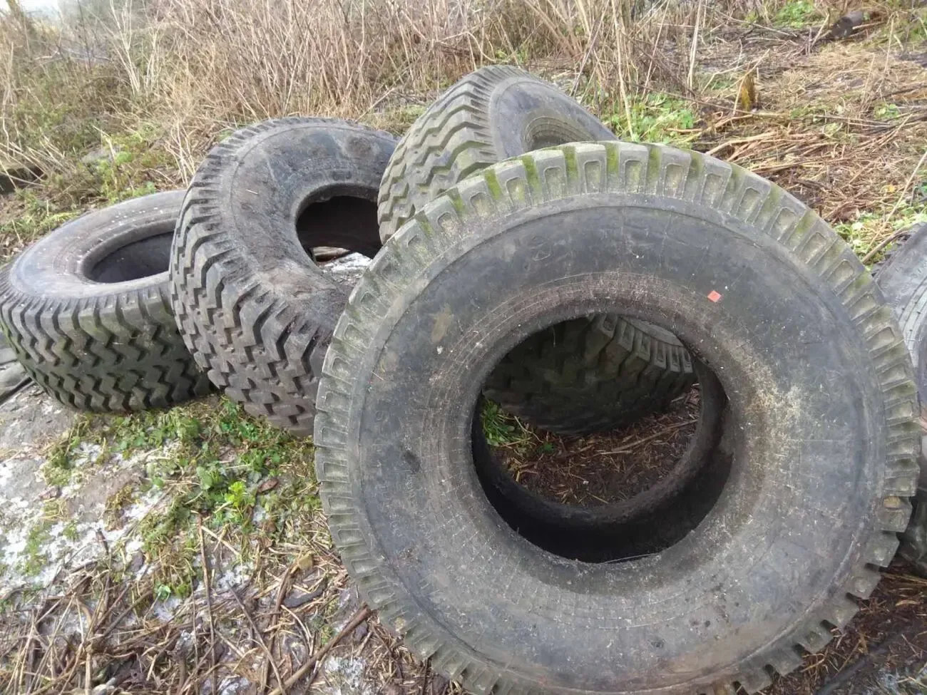 Шина колесо КФ-97  ПТС-6 ; 12 8