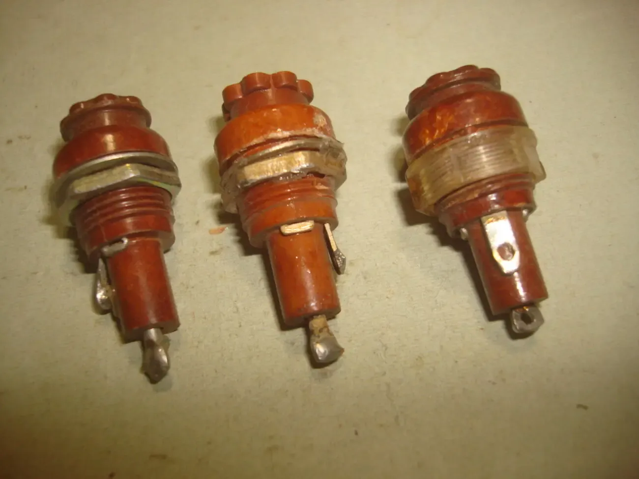 Предохранители    Держатели ДВП ДПК   плавкой  вставки