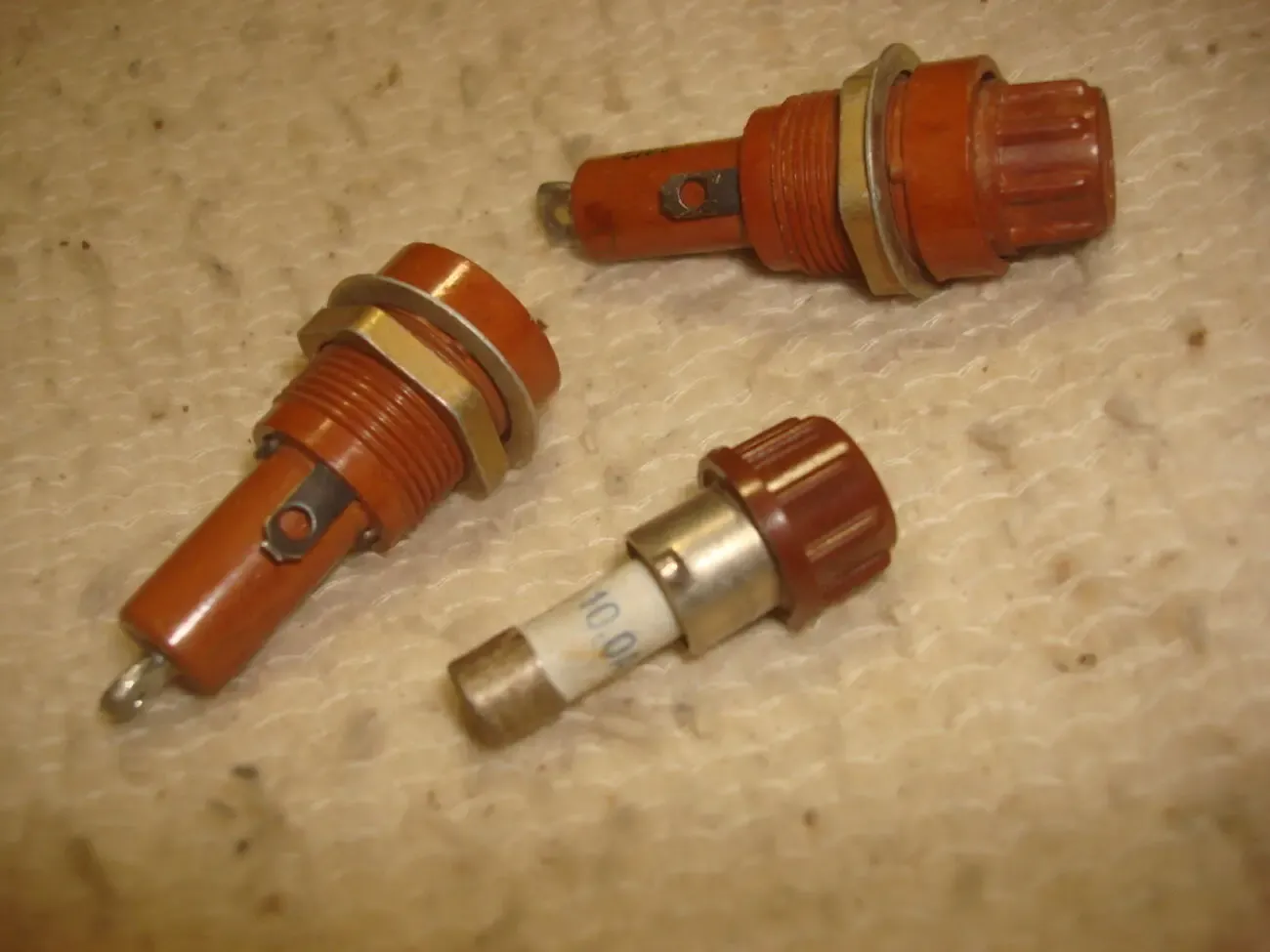 Предохранители    Держатели ДВП ДПК   плавкой  вставки 5