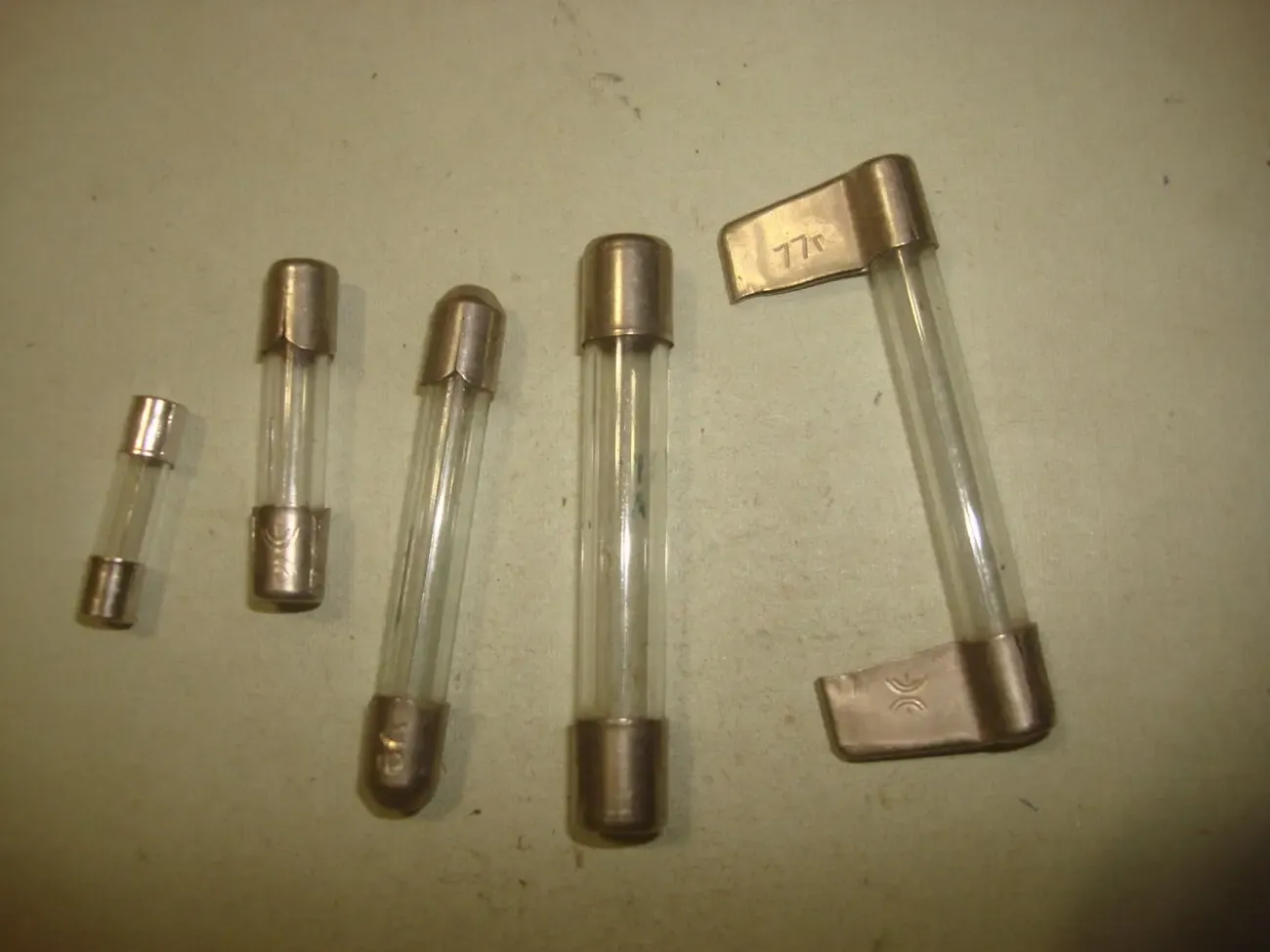 Предохранители    Держатели ДВП ДПК   плавкой  вставки 2