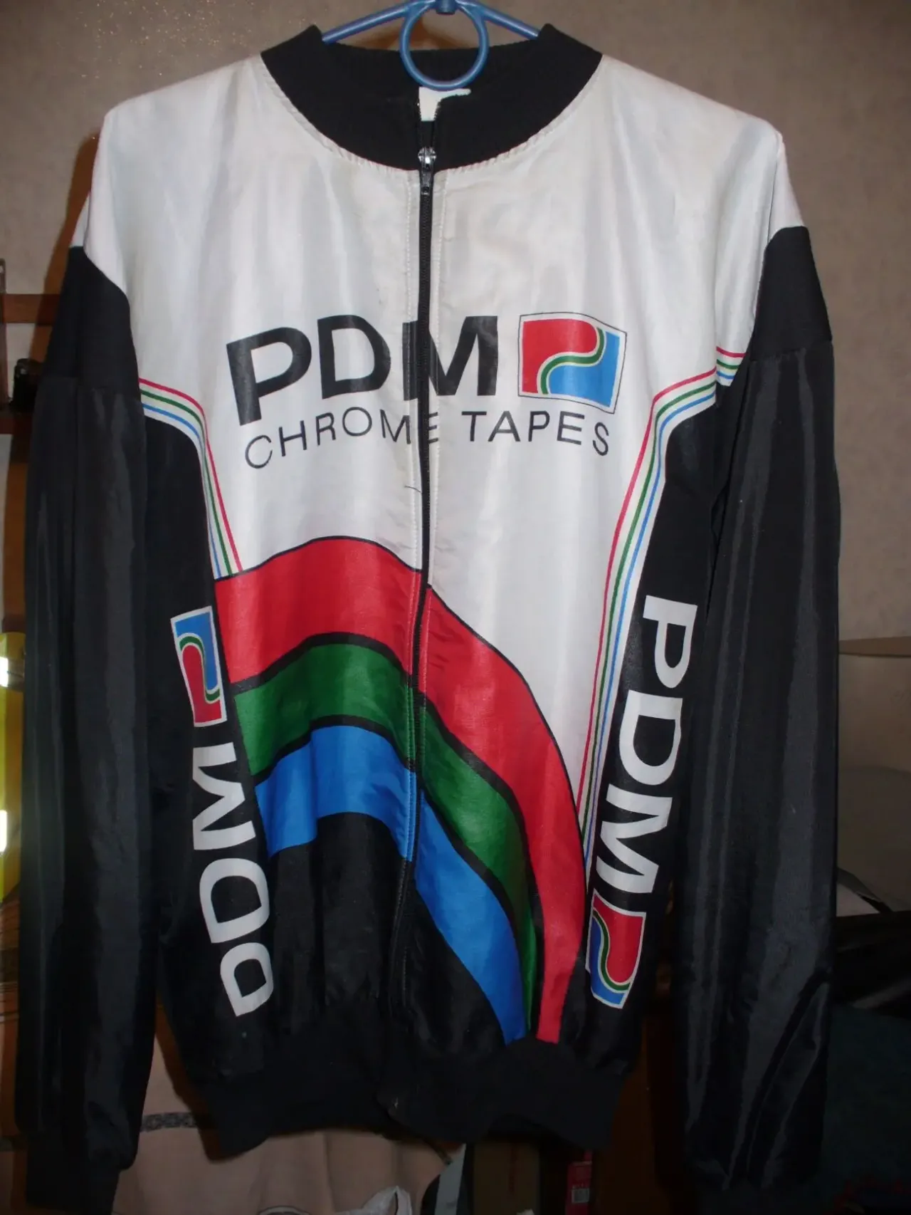 Велокуртка, ветровка