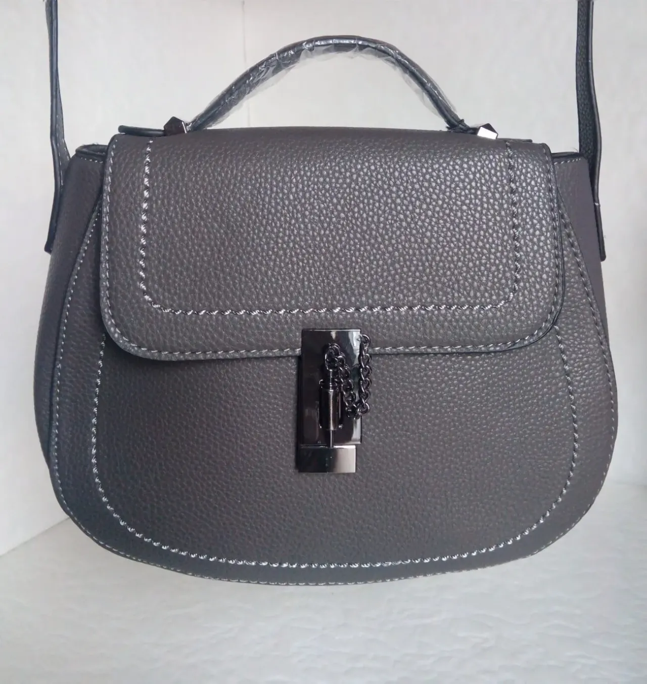 Модная серая сумка портфель на замочке 2