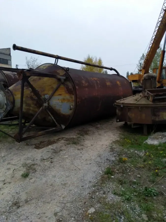 Силос для цемента и сыпучих материалов , бочка , емкость с стойками 5