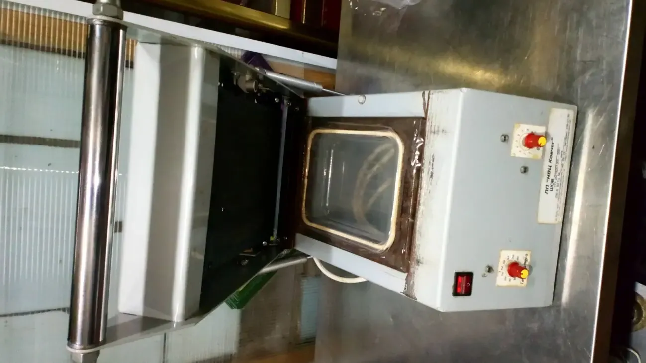 Термоупаковщик для упаковки продуктов в лотки 5