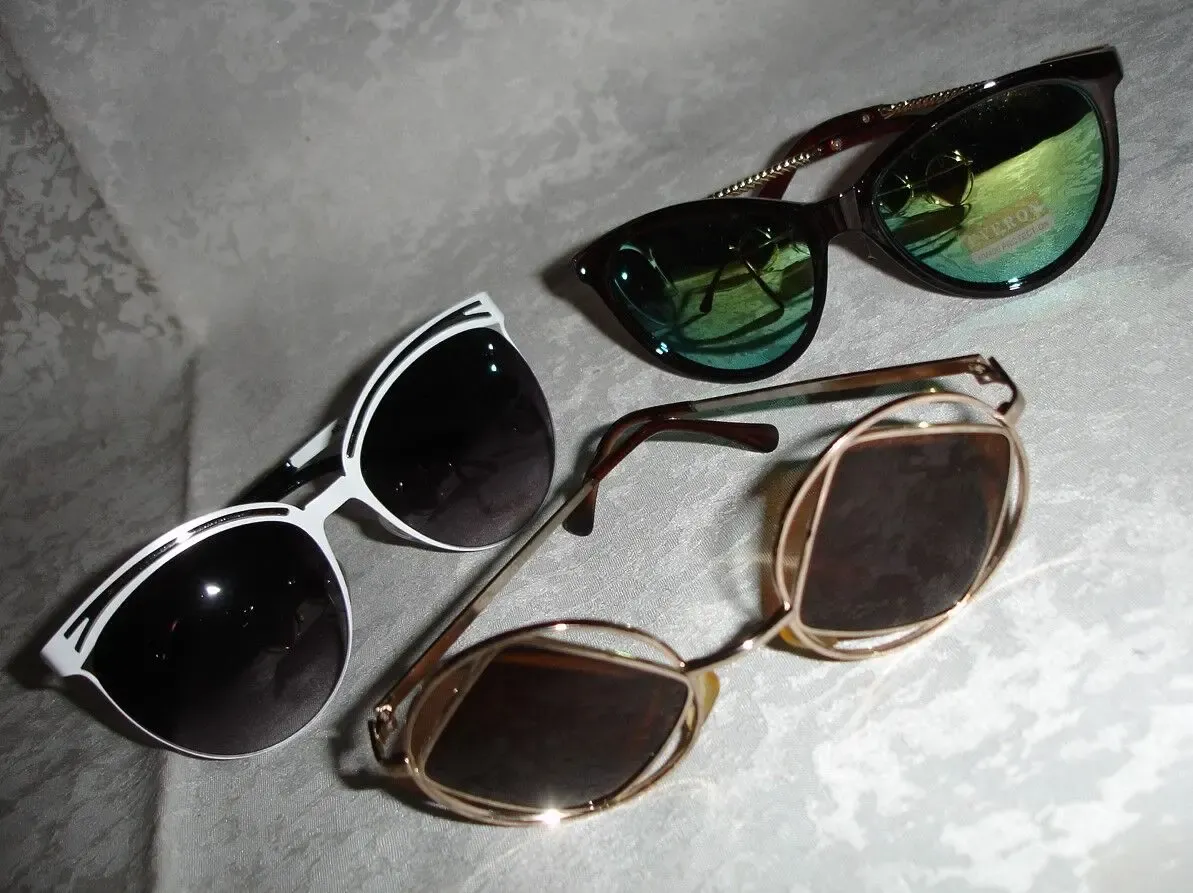 Очки/окуляри сонцезахисні, металева оправа, жіночі, стан нових 2