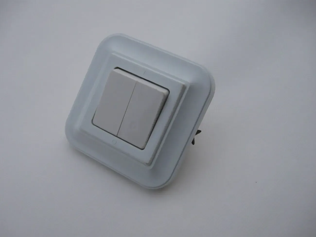 выключатель, розетка скрытой проводки 2