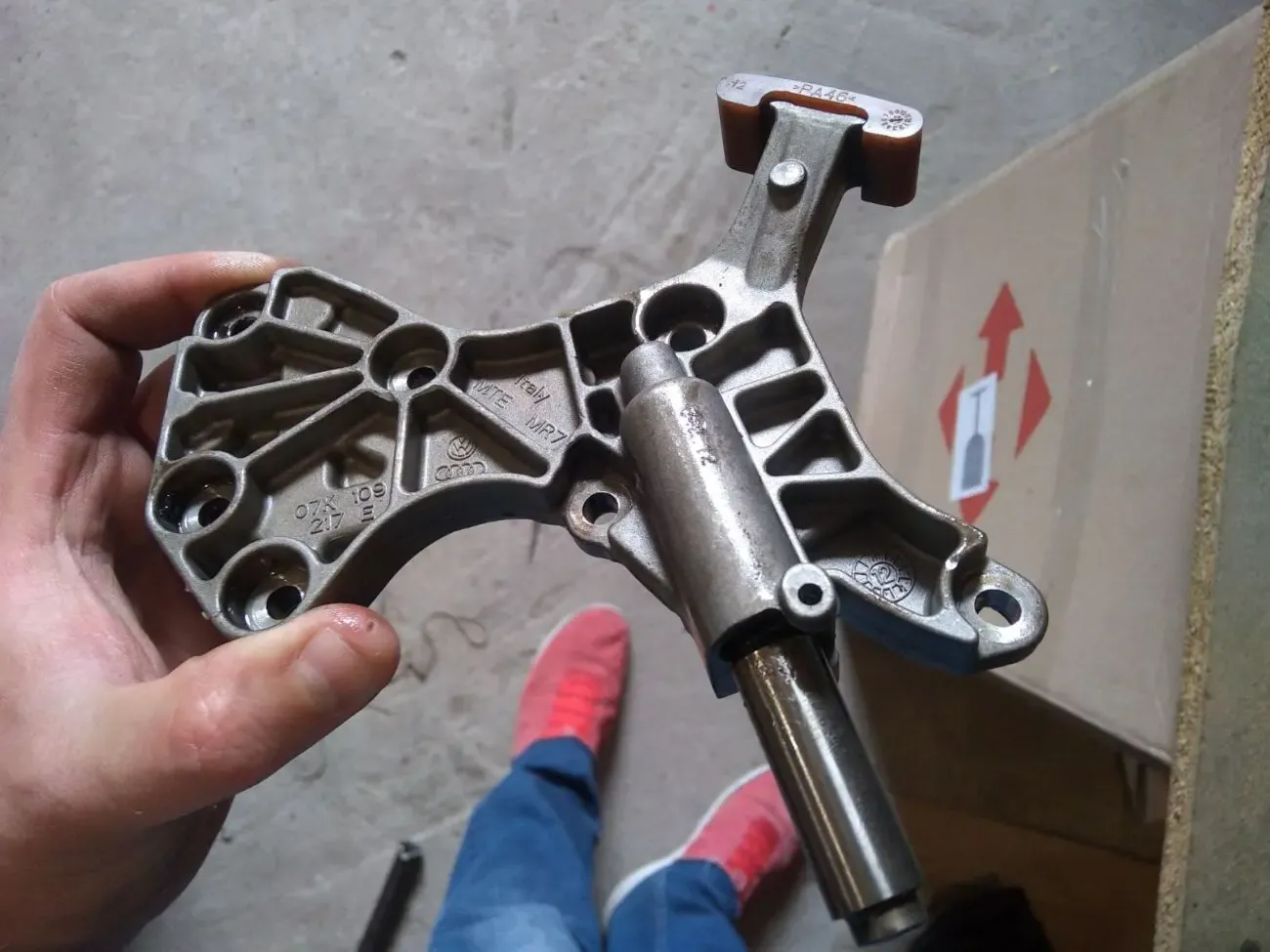 07K109217E 07K 109 217 E 07K109217F 07K109217D натяжитель цепи грм 2,5