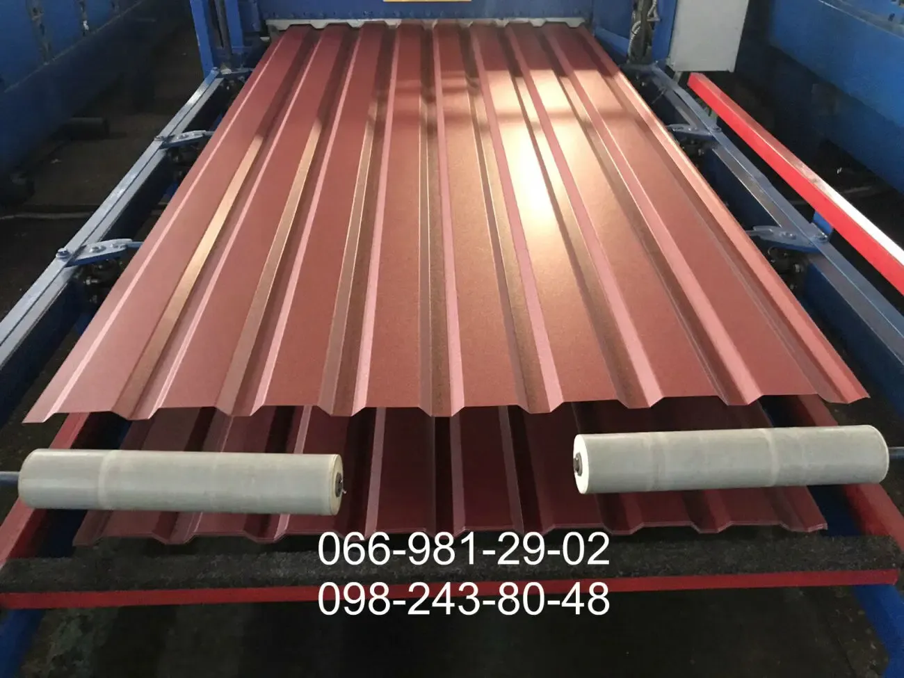 Профнастил бордового цвета РАЛ 3005. 2