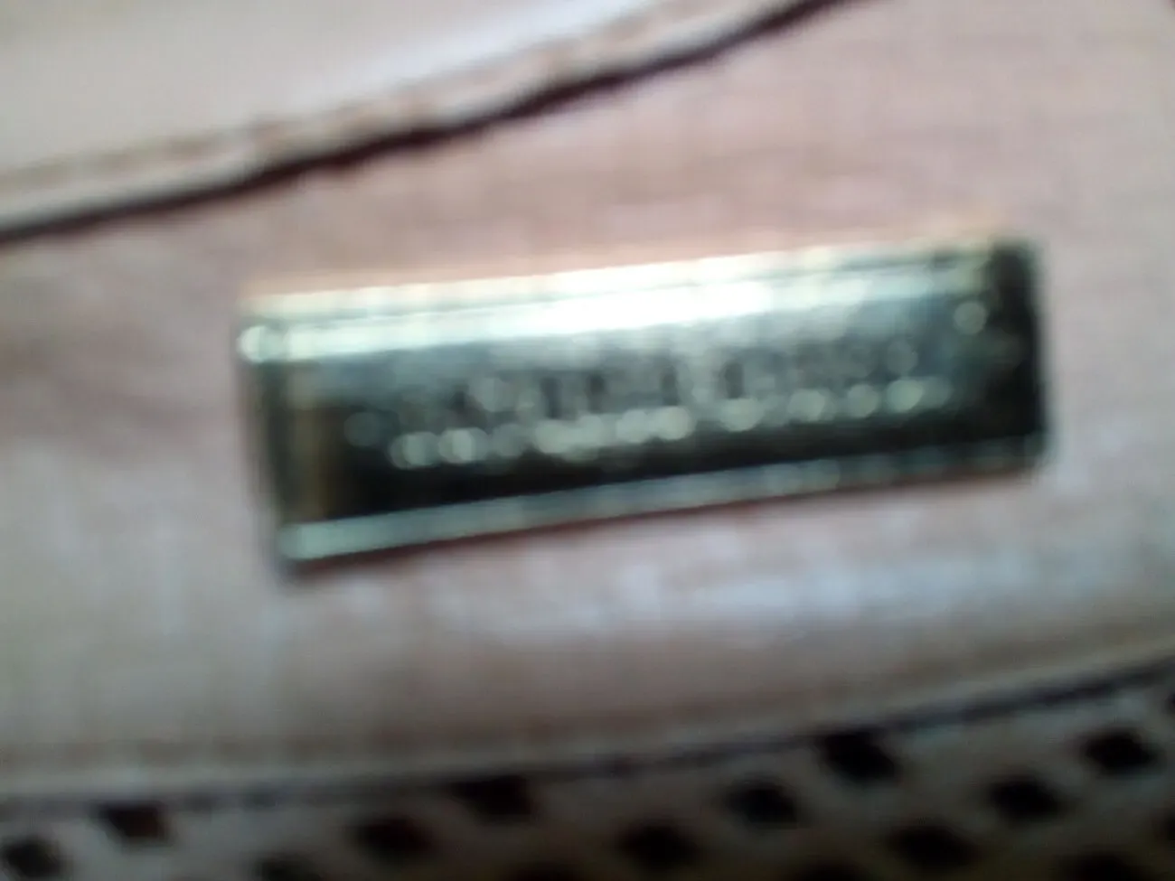 Продаются женские кроссовки 5