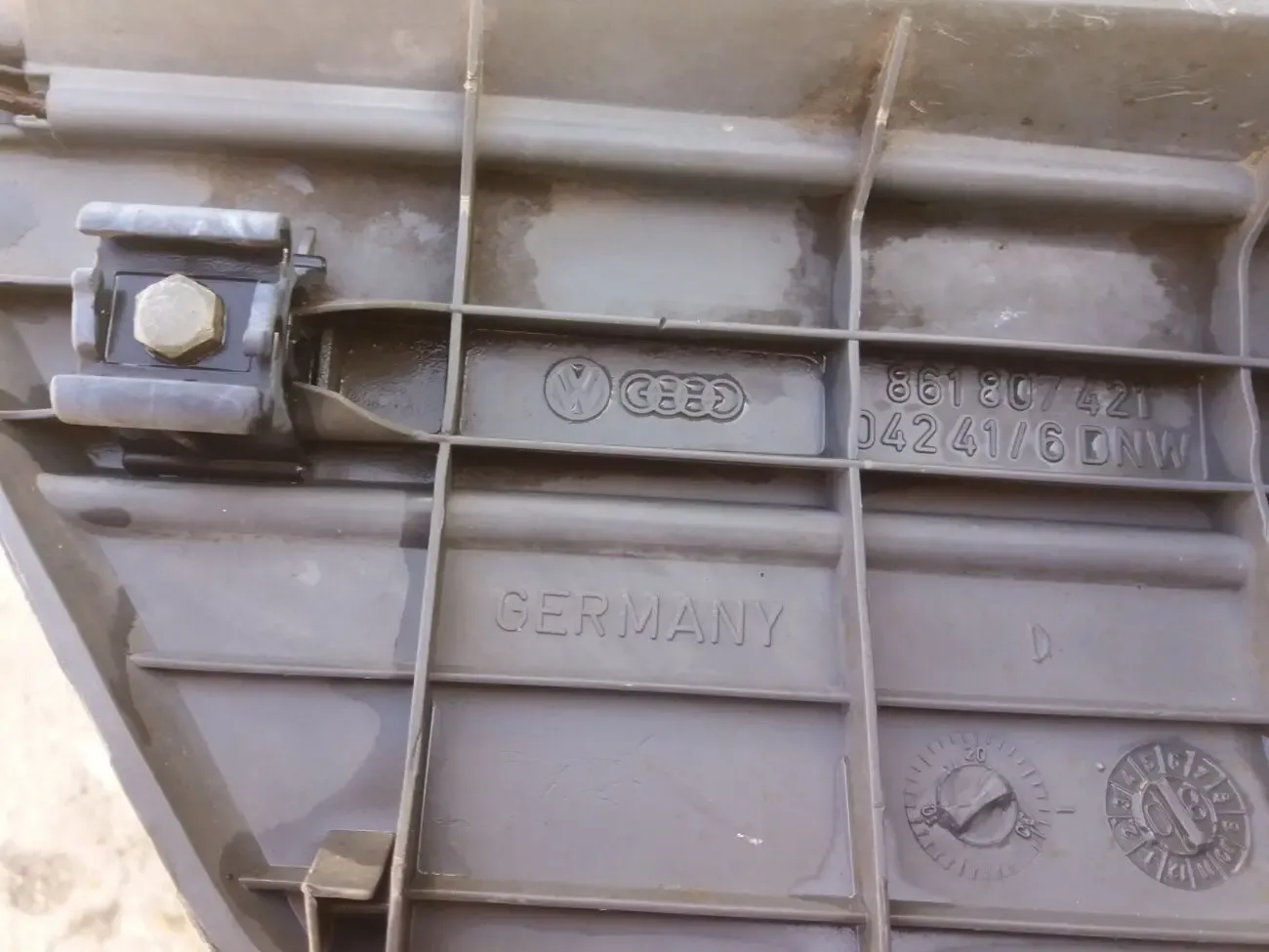 Бампер задній Б/У. Ауді Фольксваген.80 тих років. 5