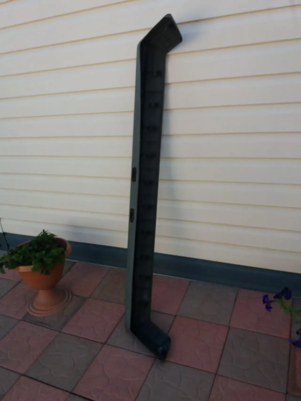 Бампер задній Б/У. Ауді Фольксваген.80 тих років.