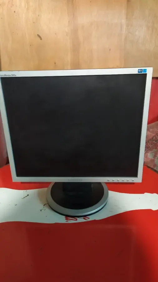 Samsung sync master 940N. 40 шт 5