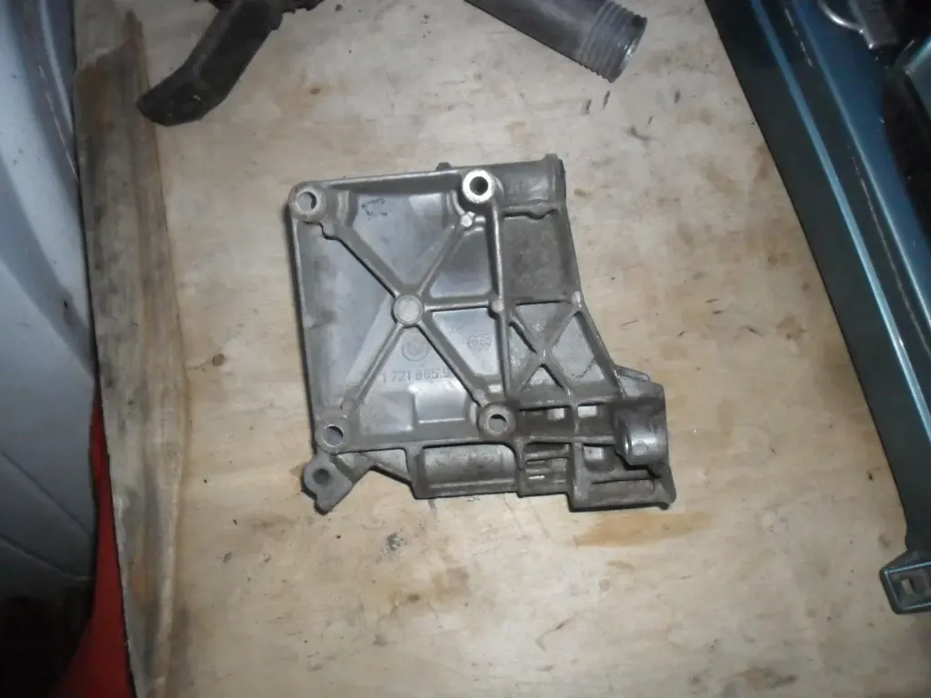 BMW 1721865, Кронштейн генератора БМВ М40, BMW 12311721865, оригинал 4