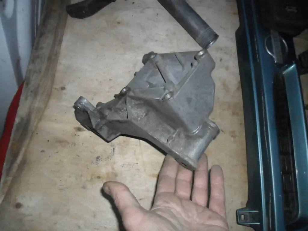 BMW 1721865, Кронштейн генератора БМВ М40, BMW 12311721865, оригинал 9