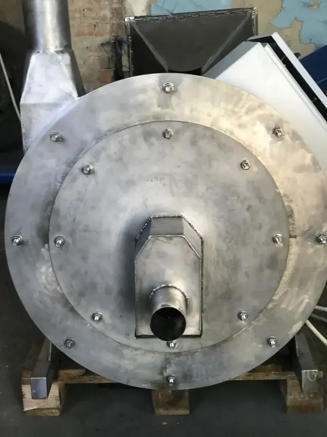 Измельчитель пищевой из нержавеющей стали 1800кг.час. 18,5кВт. 2