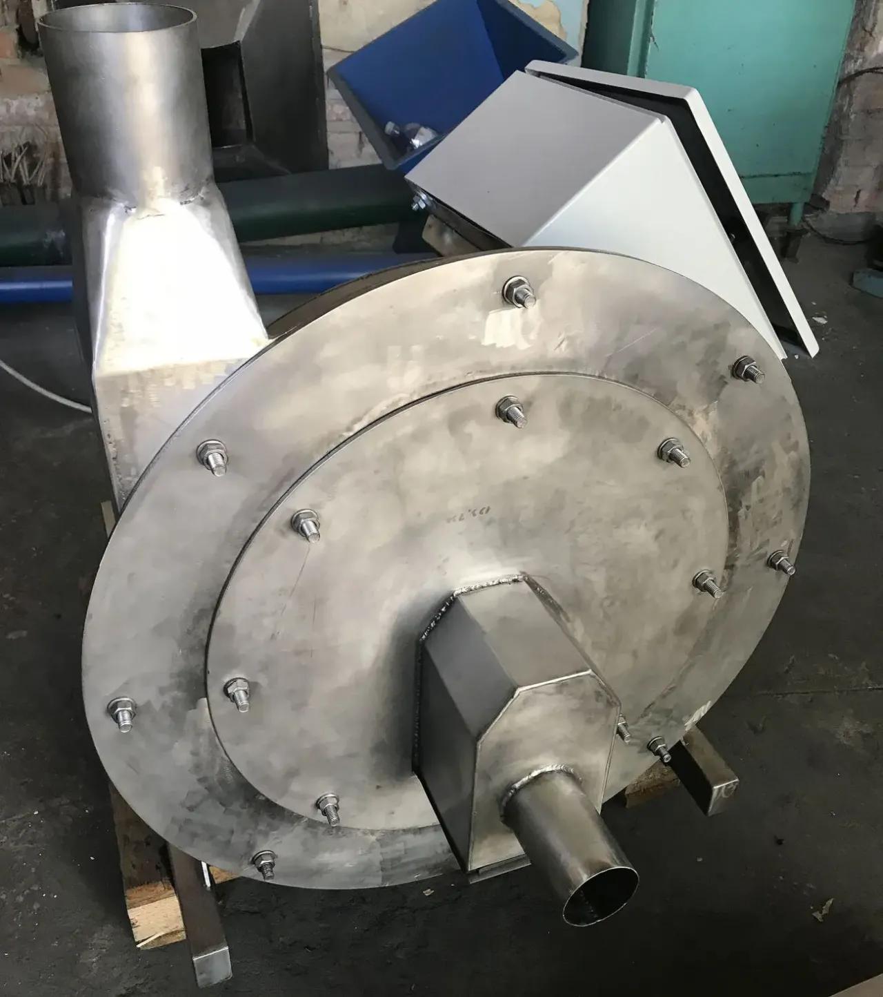 Измельчитель пищевой из нержавеющей стали 1800кг.час. 18,5кВт.