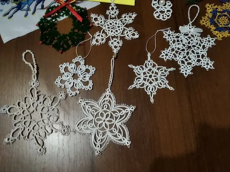 Новорічний набір:сніжинки, віночок та янголятко.Мереживо фріволіте. 2