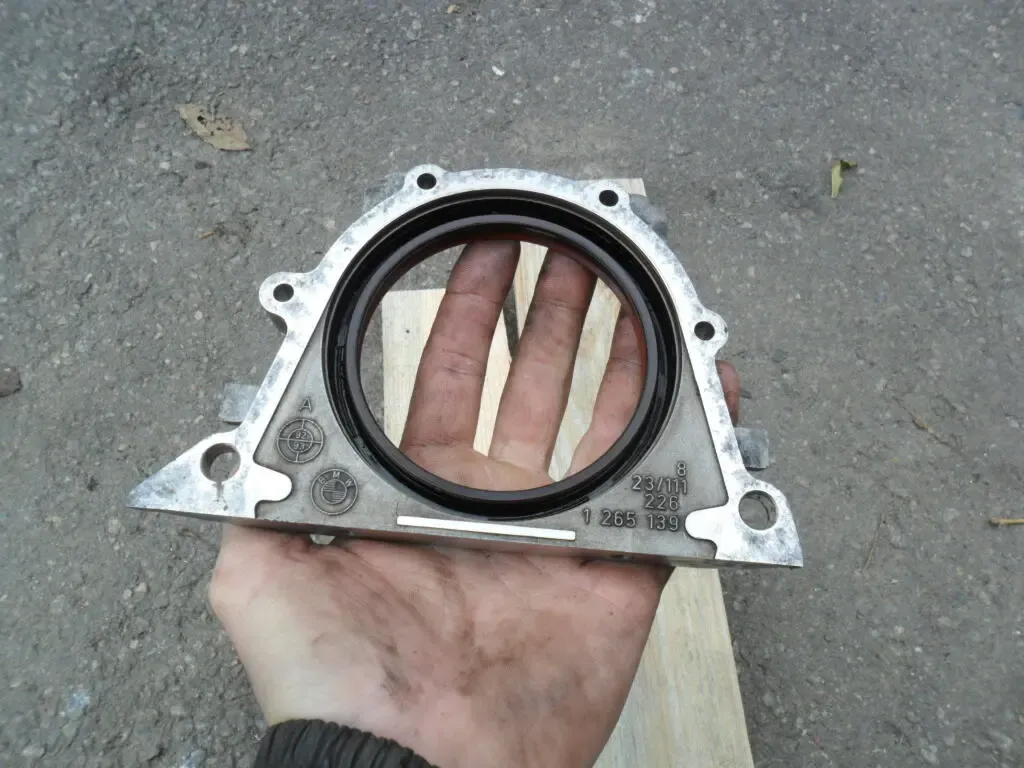 BMW 1265139, Крышка коленвала задняя БМВ М40, BMW 11141264493, ориг. 9